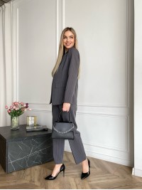 Жіночий класичний костюм сiрого кольору 31375