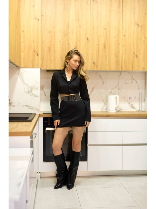 Класичний жіночий костюм з бахромою чорного кольору 31433