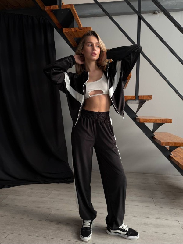 Велюровий жіночий костюм на блискавці зі вставками чорного кольору 31452