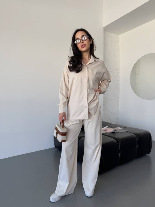 Бавовняний прогулянковий костюм бежевого кольору 31467