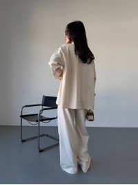 Бавовняний прогулянковий костюм бежевого кольору 31467