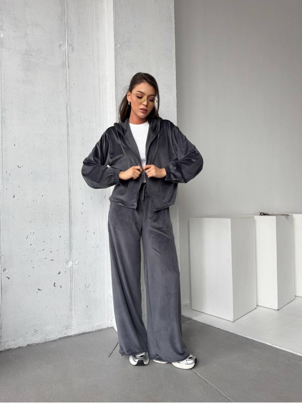 Велюровий жіночий костюм на блискавці сірого кольору 31471