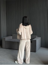 Велюровий жіночий костюм на блискавці бежевого кольору 31472