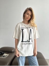 Базова жіноча футболка з написом молочного кольору 31493