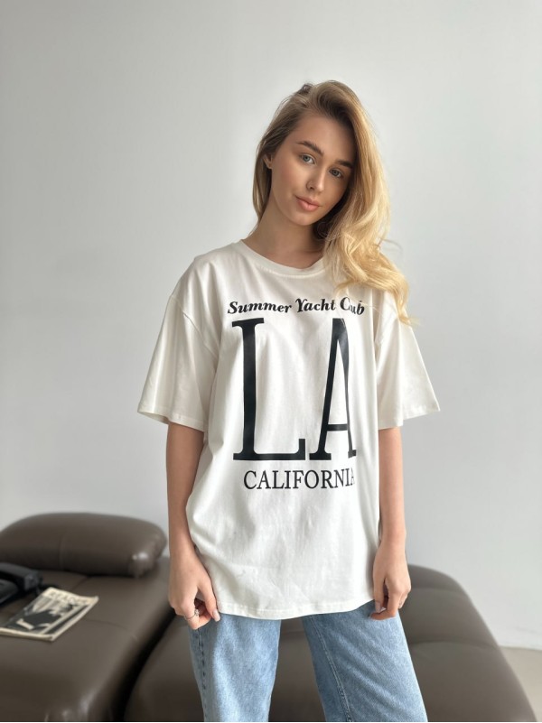 Базова жіноча футболка з написом молочного кольору 31493