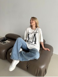 Базова жіноча футболка з написом молочного кольору 31493