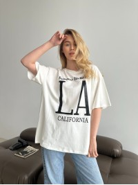 Базова жіноча футболка з написом молочного кольору 31493