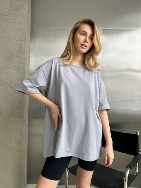 Базова жіноча футболка сiрого кольору 31495