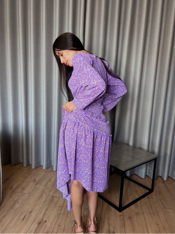 Повітряна сукня мідi у квітку бузкового кольору 31531