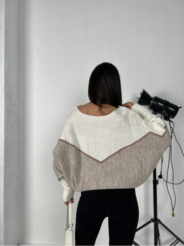 Тонкий жіночий светр молочного кольору 31606