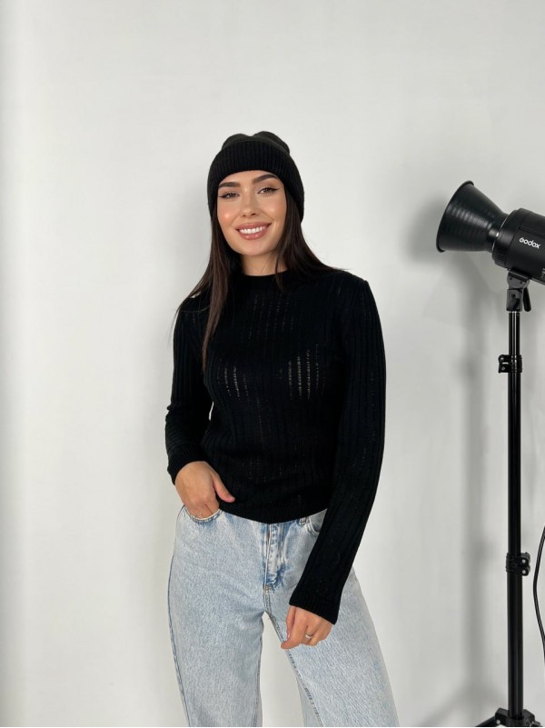 Обтягуючий жіночий светр чорного кольору 31611