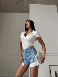 Жіночі джинсові шорти блакитного кольору 31619