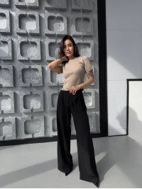 Жіночий топ бежевого кольору 31635