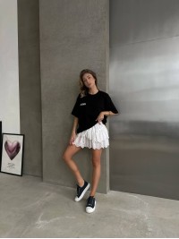 Бавовняна футболка з написом чорного кольору 31664