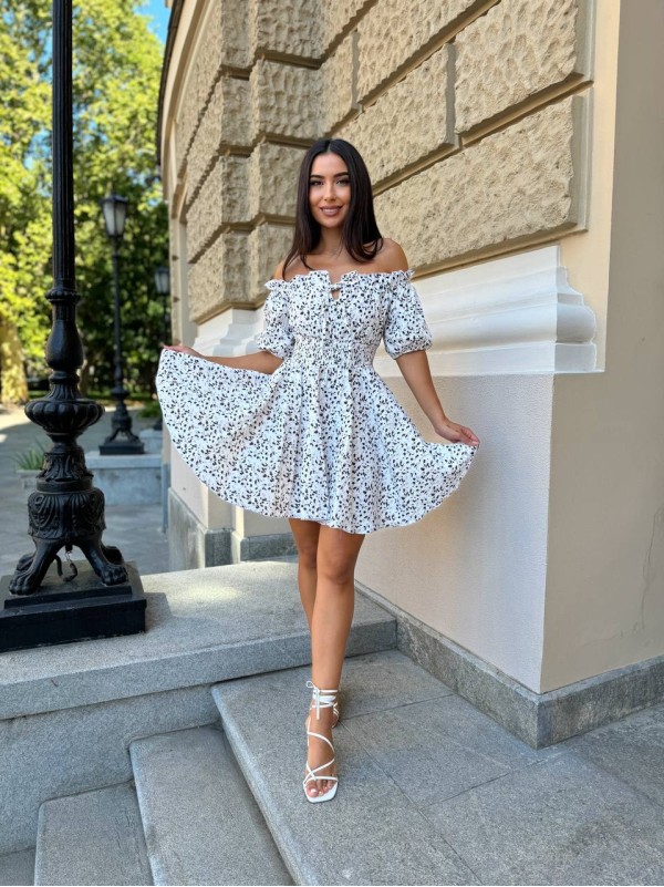 Муслінове плаття міні в чорну квітку молочного кольору 31693