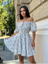 Муслінове плаття міні в чорну квітку молочного кольору 31693