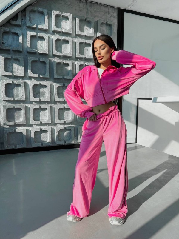 Велюровий жіночий костюм з капюшоном малинового кольору 31711