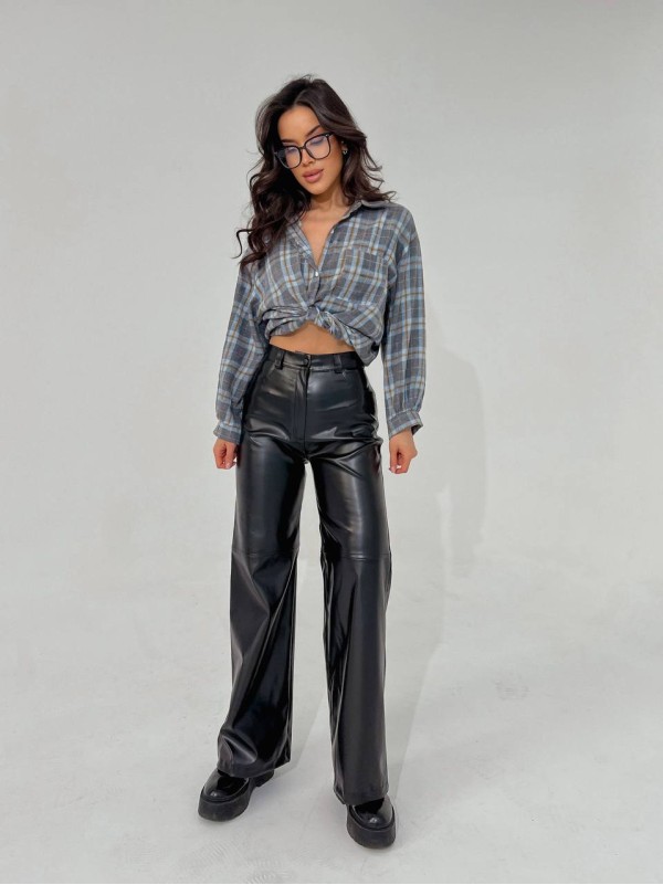 Жіночі штани з еко-шкіри чорного кольору 31712