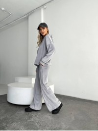 Велюровий жіночий костюм сiрого кольору 31716