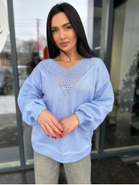 Легкий жіночий светр із вирізом блакитного кольору 31725