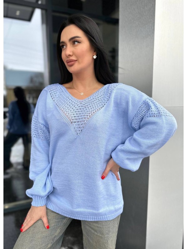 Легкий жіночий светр із вирізом блакитного кольору 31725
