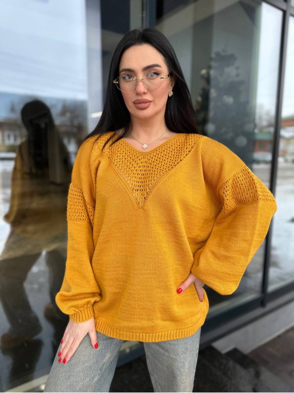 Легкий жіночий светр із вирізом помаранчевого кольору 31726