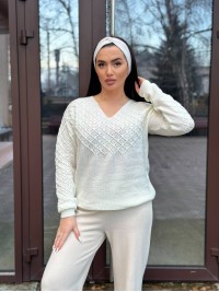 Базовий жіночий светр молочного кольору 31733