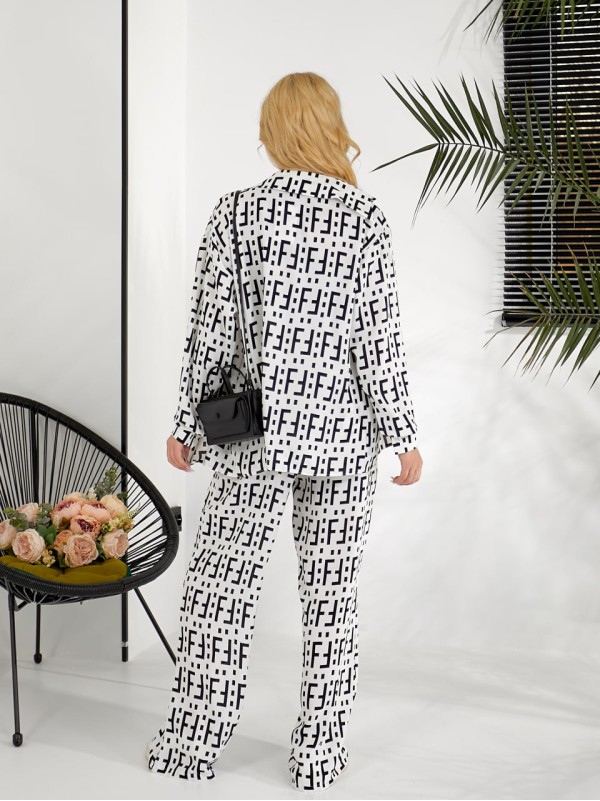 Жіночий легкий прогулянковий костюм бiлого кольору 31753