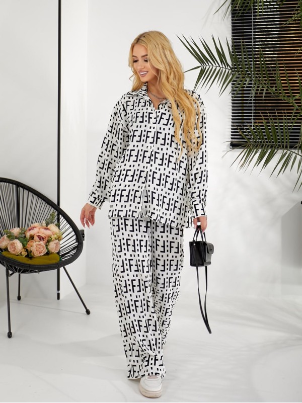 Жіночий легкий прогулянковий костюм бiлого кольору 31753