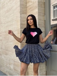 Базова жіноча футболка з принтом чорного кольору 31772