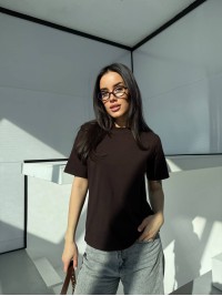 Однотонна базова футболка коричневого кольору 31801