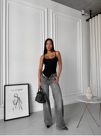 Базовий боді на бретельках чорного кольору 31844