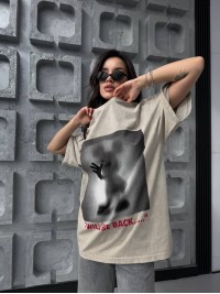 Жіноча футболка з малюнком бежевого кольору 31888