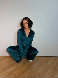 Велюровий жіночий костюм на блискавці смарагдового кольору 31893