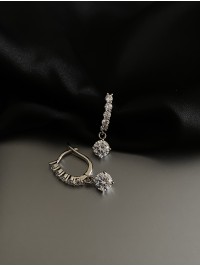 Сережки з камінням англійський замок срібного кольору 31902