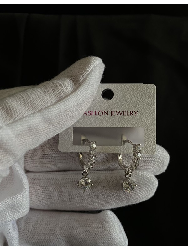 Сережки з камінням англійський замок срібного кольору 31902