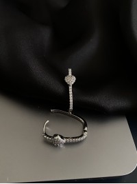 Сережки Серце з камінцями срібного кольору 31904