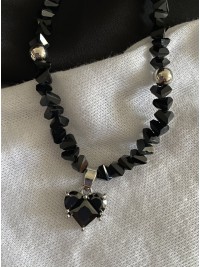 Намисто із серцем чорного кольору 31906