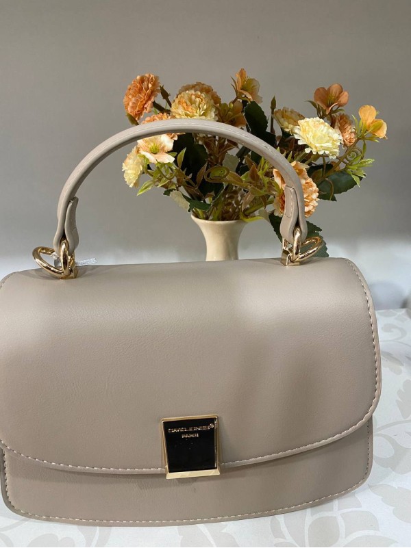 Маленька жіноча сумка з еко-шкіри бежевого кольору 31926