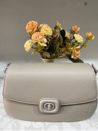 Класична жіноча сумка з еко-шкіри молочного кольору 31928