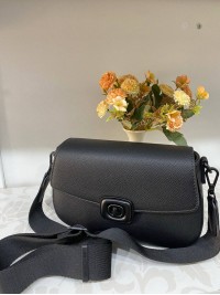 Класична жіноча сумка з еко-шкіри чорного кольору 31931