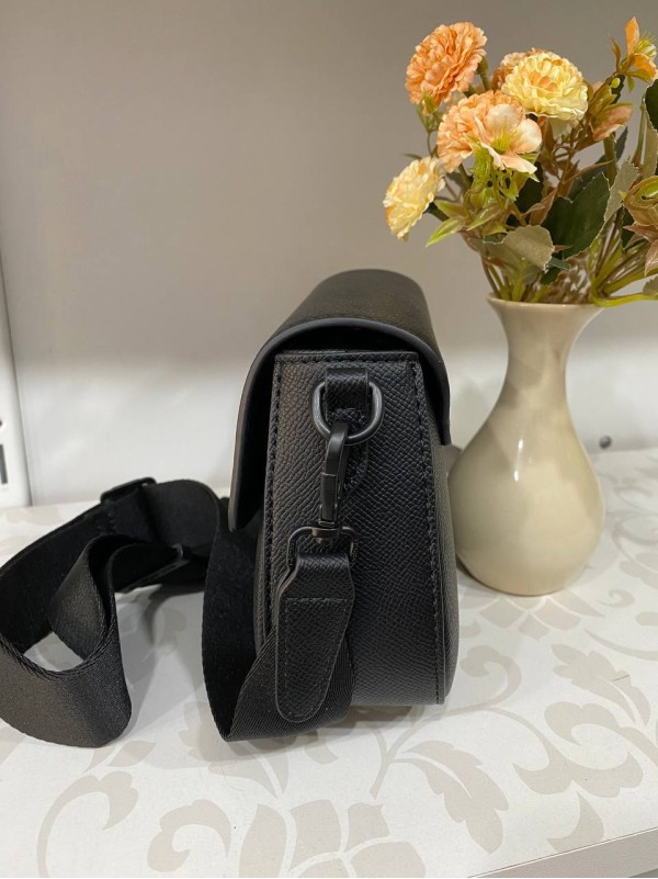 Класична жіноча сумка з еко-шкіри чорного кольору 31931