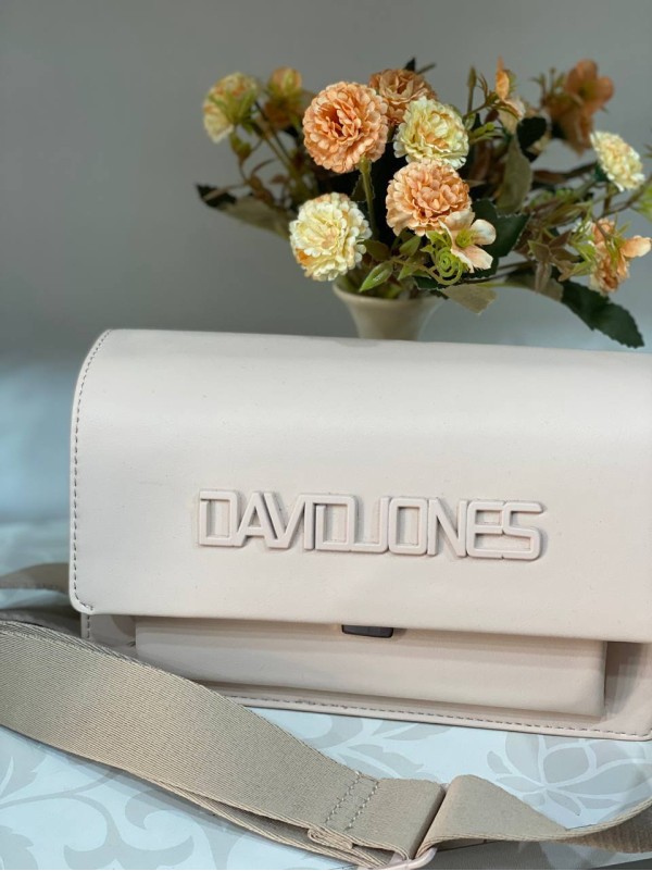 Класична жіноча сумка з еко-шкіри через плече пудрового кольору 31935