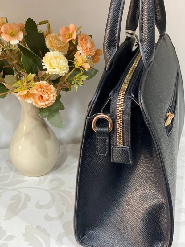 Ділова жіноча сумка із еко-шкіри чорного кольору 31941