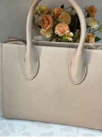 Ділова жіноча сумка із еко-шкіри бежевого кольору 31960