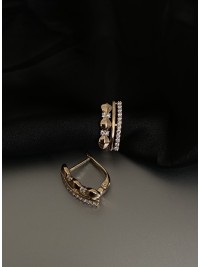 Сережки з маленькими камінчиками англійський замок золотого кольору. 31965