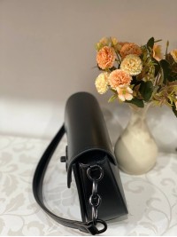 Жіноча сумка крос-боді із еко-шкіри чорного кольору 31990