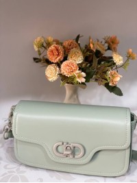 Жіноча сумка крос-боді із еко-шкіри оливкового кольору 31991