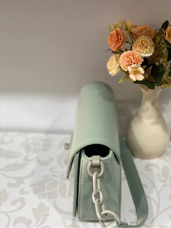 Жіноча сумка крос-боді із еко-шкіри оливкового кольору 31991