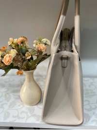 Ділова жіноча сумка із еко-шкіри бежевого кольору 31998